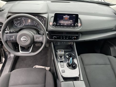 Used 2024 Nissan Rogue S FWD image 15