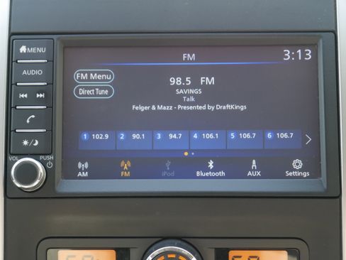 Used 2021 Nissan Frontier SV w/ Midnight Edition Floor Mats image 17