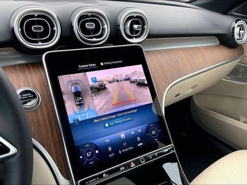 Used 2025 Mercedes-Benz C 300 4MATIC Sedan image 23