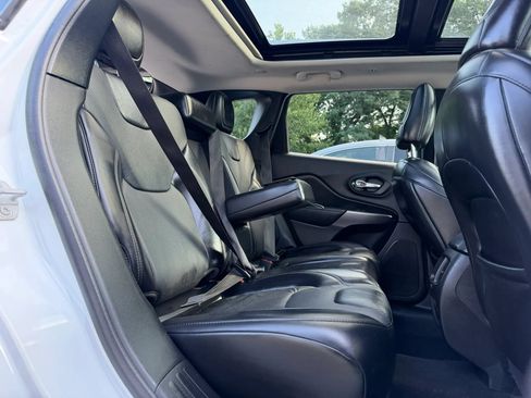 Used 2020 Jeep Cherokee Limited AWD/4WD image 14