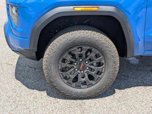 New 2026 GMC Canyon Elevation w/ Convenience Package image 7