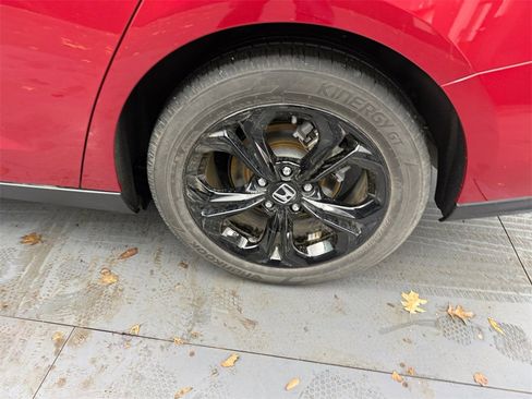 Used 2025 Honda Accord SE image 37