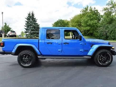 Used 2025 Jeep Gladiator Sport AWD/4WD image 5