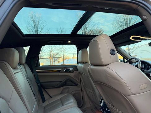 Used 2011 Porsche Cayenne S image 30