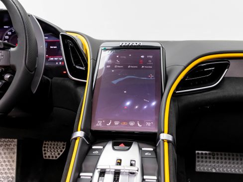 Used 2025 Ferrari Roma Spider image 30