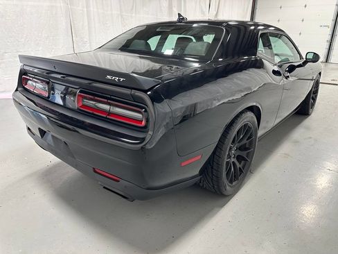 Used 2016 Dodge Challenger SRT Hellcat RWD image 7
