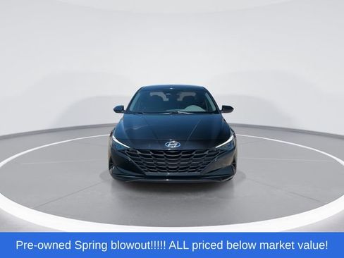 Used 2023 Hyundai Elantra SE FWD image 3