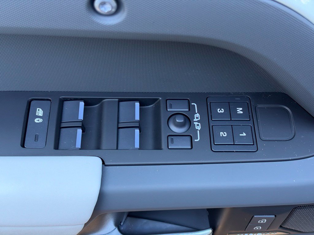 Used 2025 Land Rover Defender 110 S AWD/4WD image 21