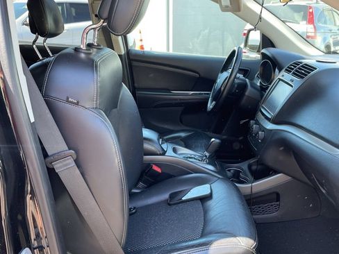 Used 2018 Dodge Journey Crossroad w/ Nav & Sun Group FWD image 6