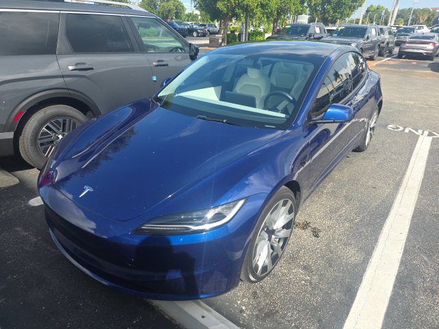 Used 2024 Tesla Model 3 Standard Range RWD image 1
