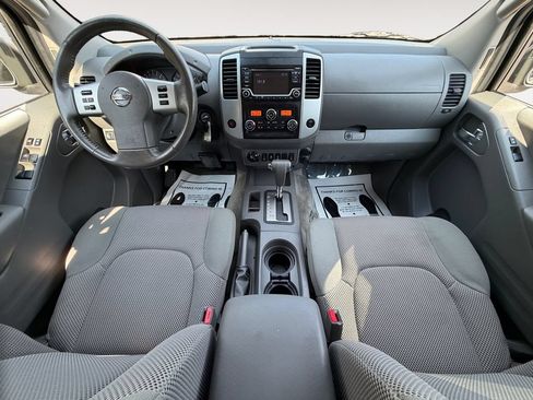 Used 2016 Nissan Frontier SV w/ SV Value Truck Package AWD/4WD image 12
