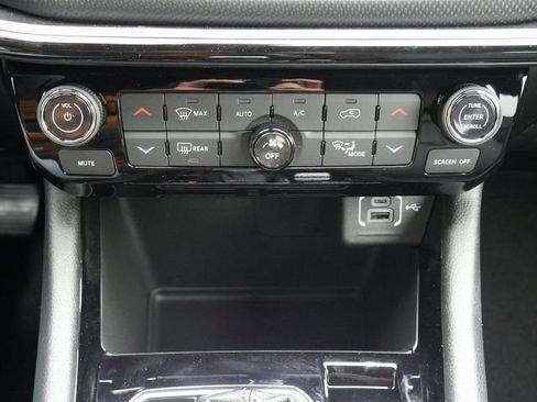New 2026 Jeep Compass Limited AWD/4WD image 17