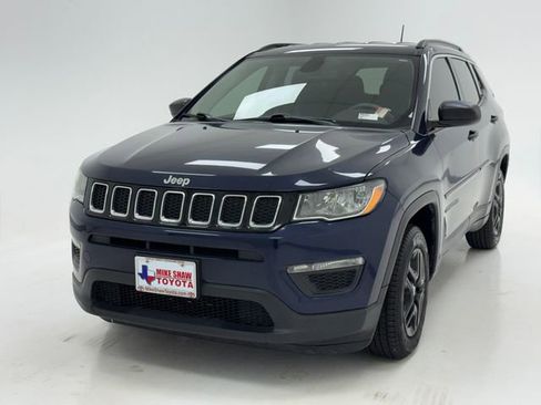 Used 2020 Jeep Compass Sport image 4