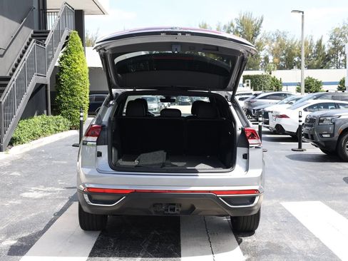 Used 2024 Volkswagen Atlas Cross Sport SE FWD image 7