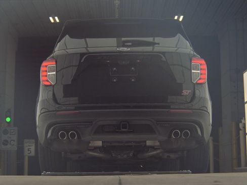 Used 2021 Ford Explorer ST w/ Equipment Group 401A image 8