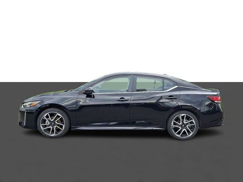 Used 2025 Nissan Sentra SR FWD image 4