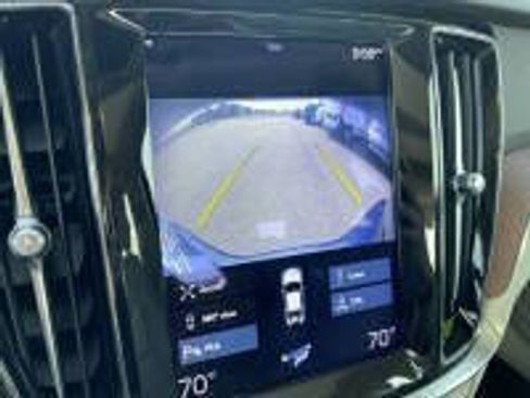 Used 2022 Volvo S60 B5 Inscription image 16