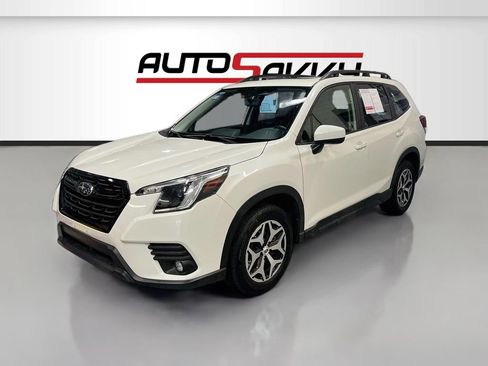 Used 2024 Subaru Forester Premium AWD/4WD image 3