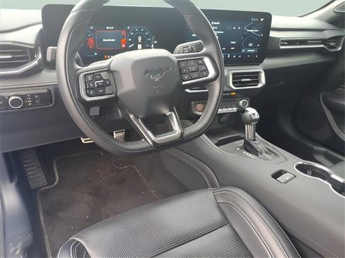 Used 2024 Ford Mustang Premium image 5