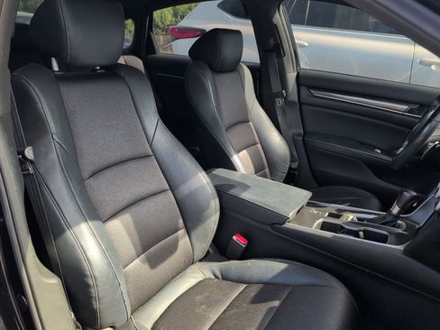 Used 2018 Honda Accord Sport image 9