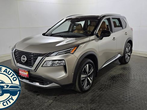 Used 2021 Nissan Rogue Platinum AWD/4WD image 3