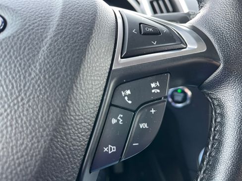 Used 2022 Ford Edge Titanium image 15