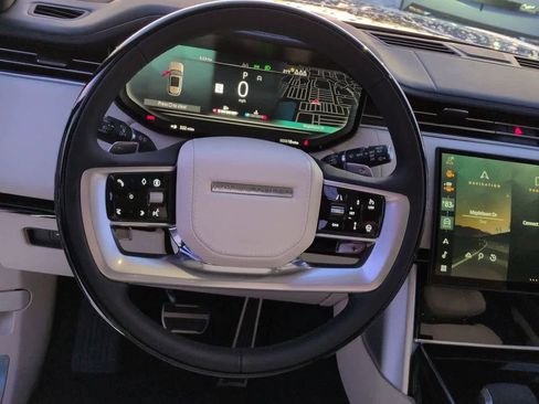 New 2026 Land Rover Range Rover Long Wheelbase Autobiography image 23