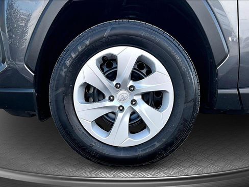 Used 2024 Toyota RAV4 LE image 10