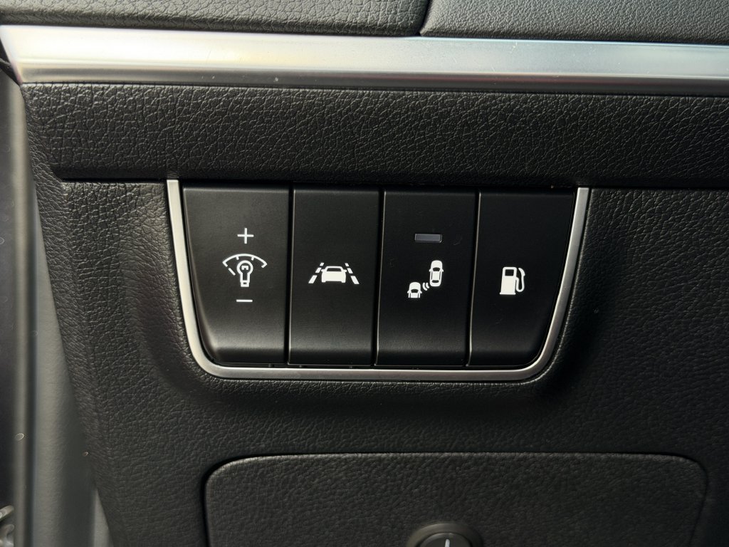 Used 2021 Kia Stinger GT1 RWD image 22