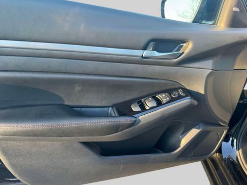 Used 2025 Nissan Altima 2.5 SR image 15