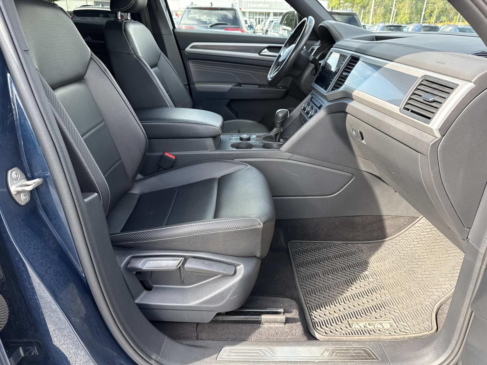 Used 2021 Volkswagen Atlas Cross Sport SE AWD/4WD image 25
