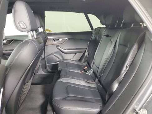 Used 2021 Audi Q8 Premium Plus image 10