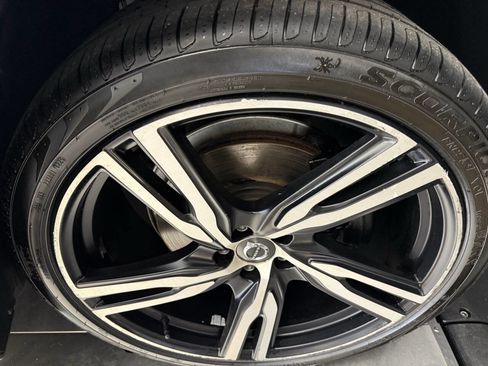 Used 2016 Volvo XC90 T6 R-Design w/ Vision Package image 30