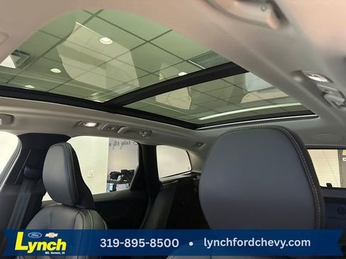 Used 2022 Volvo XC60 B5 Inscription w/ Advanced Package AWD/4WD image 4