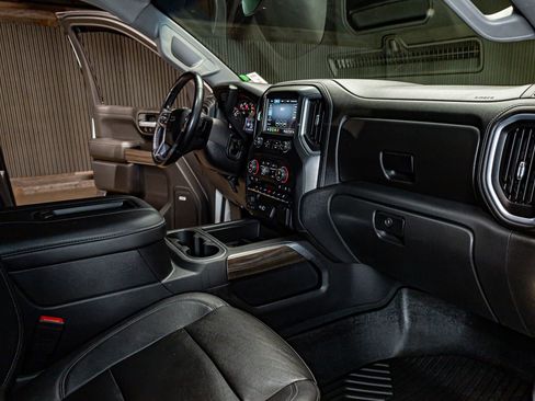 Used 2021 Chevrolet Silverado 1500 LT Trail Boss w/ Convenience Package II image 17