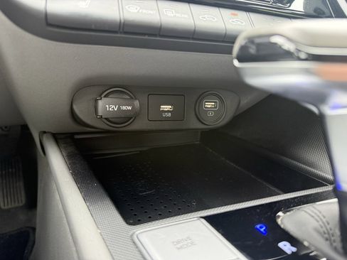 Used 2023 Hyundai Elantra SEL w/ Convenience Package image 23