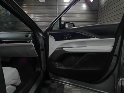 Used 2024 Cadillac Lyriq Sport image 34