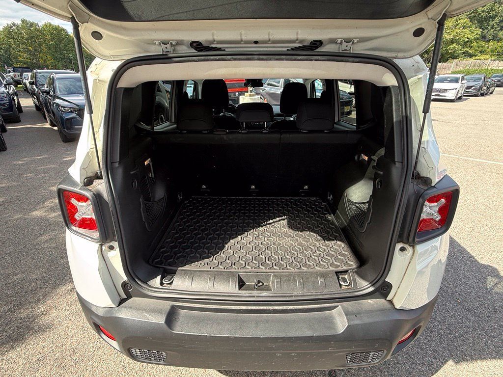 Used 2017 Jeep Renegade Latitude AWD/4WD image 20