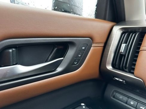 Certified 2024 Nissan Pathfinder Platinum image 28