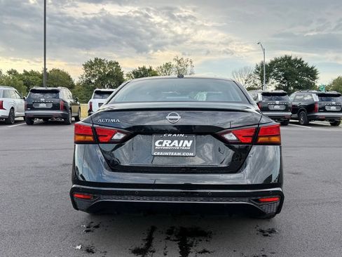 Used 2025 Nissan Altima 2.5 SV FWD image 6
