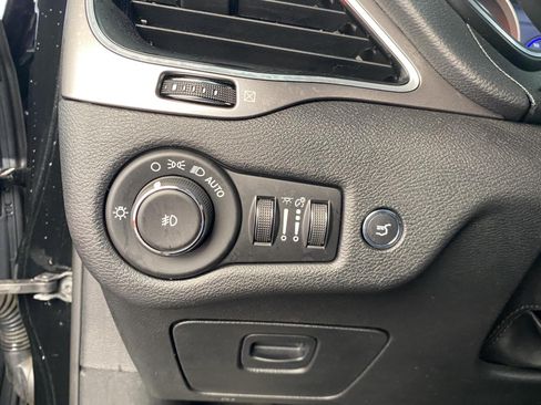 Used 2019 Jeep Cherokee Limited AWD/4WD image 23