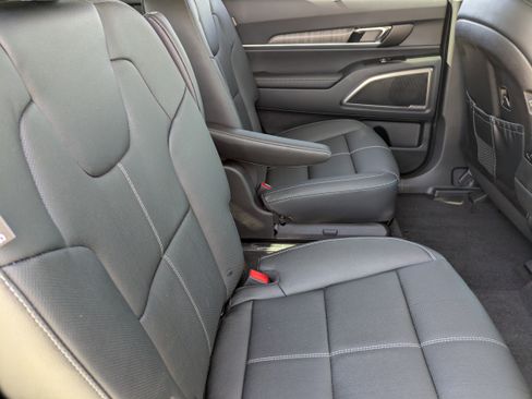 New 2025 Kia Telluride EX w/ EX Captain's Chair Package image 14