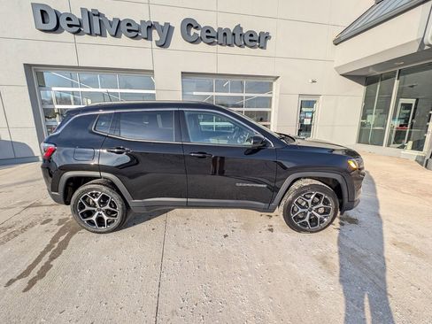 New 2026 Jeep Compass Limited image 5