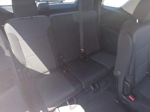 Used 2021 Chevrolet Traverse LT FWD image 12
