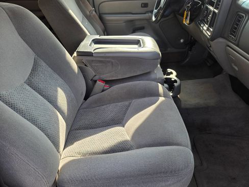 Used 2005 Chevrolet Avalanche LS w/ Onstar Plus Package image 14