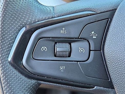 Certified 2025 Chevrolet Trax LS image 22