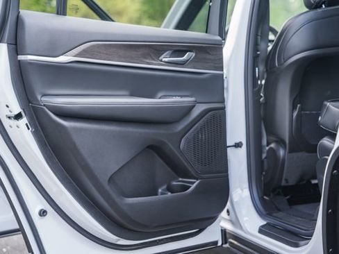 New 2026 Jeep Grand Cherokee L 4WD image 43