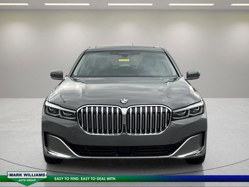 Used 2022 BMW 750i xDrive w/ Executive Package image 8