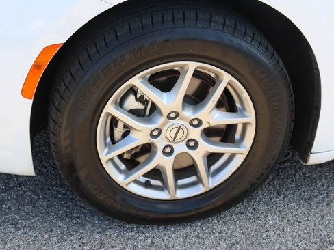 Used 2024 Chrysler Pacifica Touring-L FWD image 30