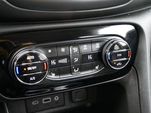 Used 2022 Buick Encore GX Select image 19